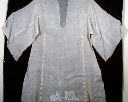 Post-period extant gomlek (19th c.)