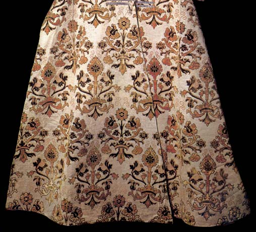 Kaftan of Mehmet III - detail showing overlapping front gore